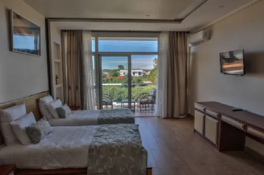 เมนาเบล โรงแรมใน