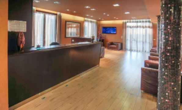 Hotel Fortyfive - Housity