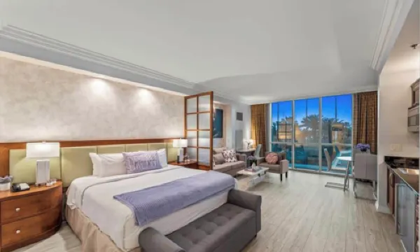 The Deuce's Wild at Signature Hotel