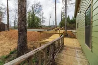 Hidden Oaks Majestic Cabin #3 Hotels in Henry County