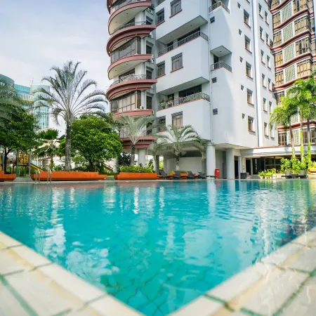 Midtown Residence Simatupang Jakarta Отели рядом с достопримечательностью «Торговый центр Cilandak»