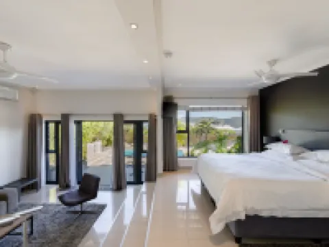 Thebloem Guest Suites by Knysna Paradise Collection โรงแรมในคินส์น่า