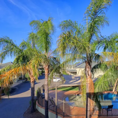 Bridges on Meninya Motel & Apartments