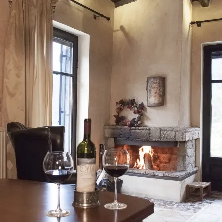 Ostra Menalon Luxury Suites