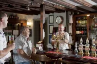 The Dog & Bear Hotel - bar