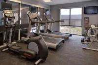 Fairfield Inn & Suites Cedar Rapids - Phòng tập thể hình