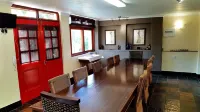 Jubilee Lodge Guest House - Breakfast