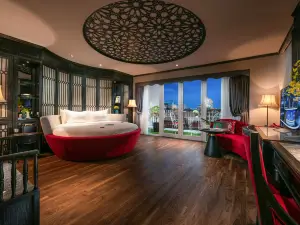 Khách Sạn và Spa Shining Central