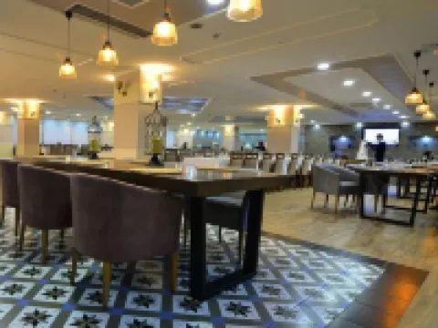 ヒゼル ホテル デュズジェのホテル