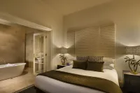 Hotel Frangos Отели рядом с достопримечательностью «Конвент Дейлсфорд»