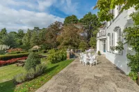 Gorse Hill Hotel Hotels near RHS Garden Wisley