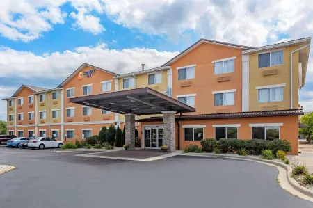 Comfort Inn Gurnee Near Six Flags Отели рядом с достопримечательностью «Logger's Run»