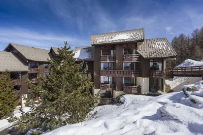 Vvf les Sittelles à Montalbert Hotels in Aime