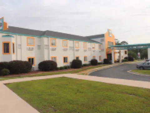 Howard Johnson by Wyndham Tifton GA I-75 ティフトンのホテル