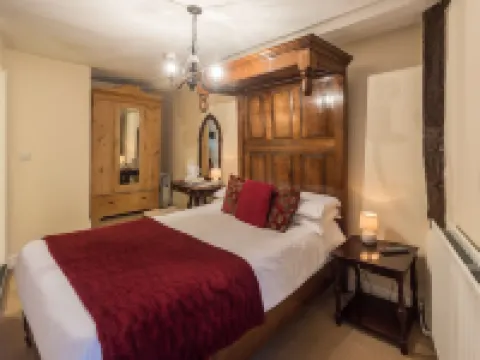 Cromwell's Tap House Hotels in Shrewsbury