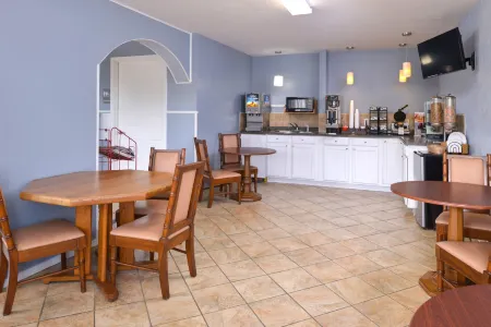 Americas Best Value Inn and Suites Branson Near the Strip