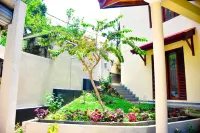 Sri Kandyan Bungalow Отели в г. Heerassagala