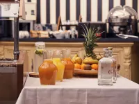 Garrigae Domaine de l'Esterel - Piscine & Spa Cinq Mondes - Breakfast