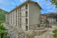 Sidney James Mountain Lodge - Scenic