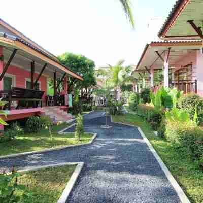 粉紅簡易別墅度假村 Hotel Exterior