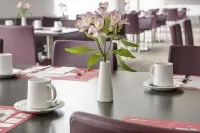 IntercityHotel Hamburg Dammtor - breakfast
