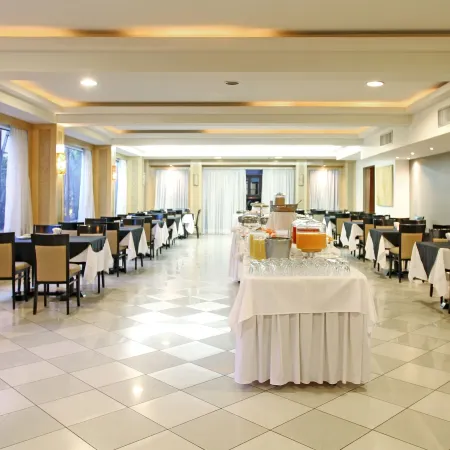 Gran Villagio Hotel Отели рядом с достопримечательностью «Театр «Рено»»