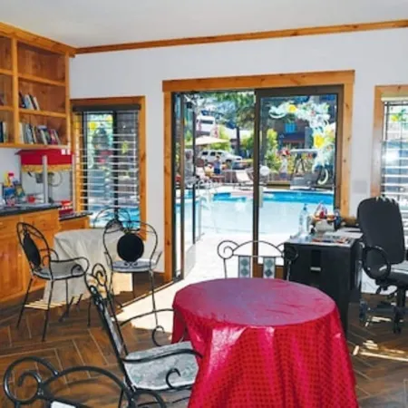 Stardust Lodge