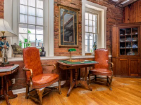Wayside Inn Hotels in Frederick County