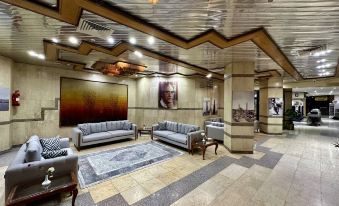 Gaddis Hotel, Suites and Apartments