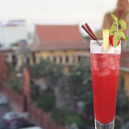 Amanjaya Pancam Phnom Penh Отели рядом с достопримечательностью «Набережная Сисоват»