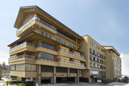 Aburaya Tousen Отели рядом с достопримечательностью «湯田中渋温泉郷ゲート»