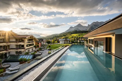 Die HOCHKÖNIGIN - Mountain Resort Hotels in Maria Alm