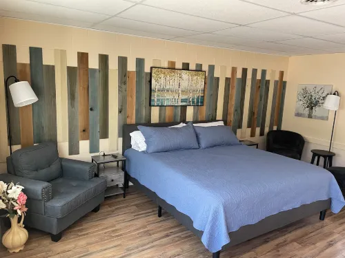Riverview Inn Hotels in Lovells Township