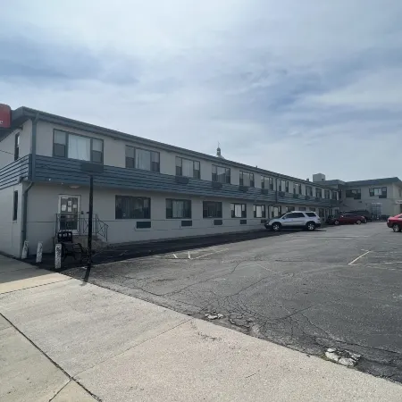Days Inn by Wyndham Manitowoc