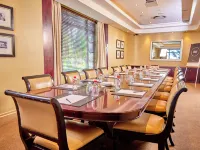 Suncoast Hotel & Towers Hotels near Big Rush
