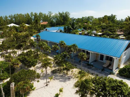 Pelican Beach Hotel Отели в г. Уитби