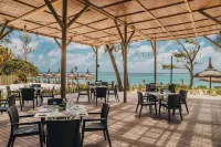 Crystals Beach Resort Belle Mare, a member of Radisson Individuals - breakfast