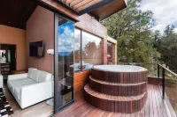 Luxe Cabanas Hotels in Гуатапе