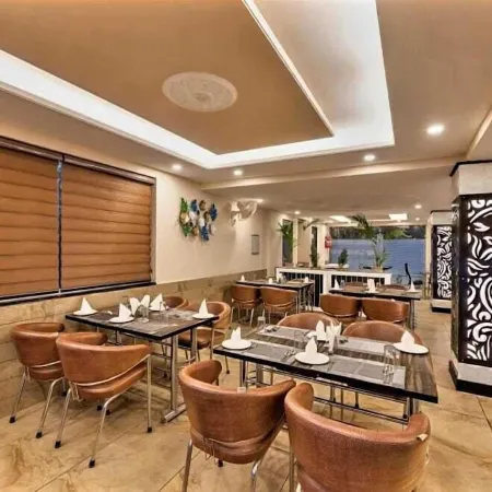 Wood Stock Kasauli - Rooms & Cottages - Panoramic View & Balcony Rooms