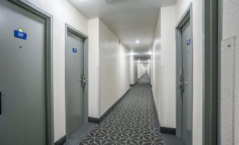 Days Inn & Suites by Wyndham NASA Space Center Houston