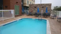 Fairfield Inn & Suites Cuero - Family
