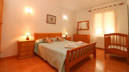 Can Toni, air conditioning, free wifi, private pool Отели в г. Кампос