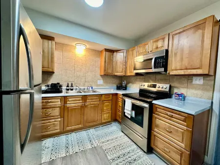 2 Bed/1.5 Bath Apartment Отели рядом с достопримечательностью «Парк штата Кроудерс Маунтин»