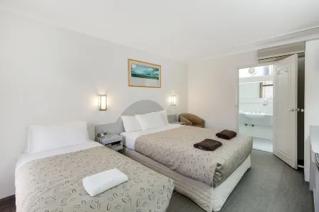 Alexander Motor Inn & Apartments Отели в г. Муни Пондс