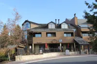 Rainbow Suites by Whistler Retreats - Condos