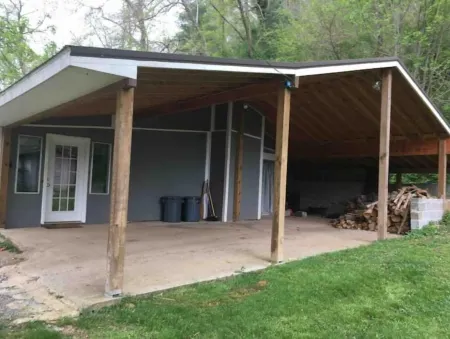 Cozy Waterfront Cabin on New River/Claytor Lake Отели рядом с достопримечательностью «Big Dipper Viewing Pier»