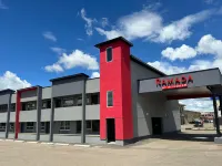 Ramada by Wyndham Medicine Hat - parking