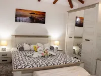 Authentic Dalmatian Treasure Homes - 3-Star
