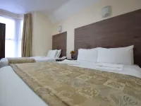 Lucky 8 Hotel Hotels in Redbridge