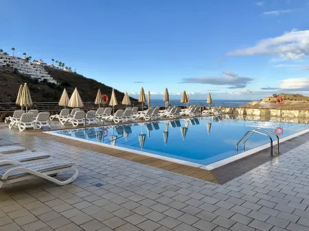 Holiday Club Sol Amadores Отели рядом с достопримечательностью «Плайя Анфи дель Мар»